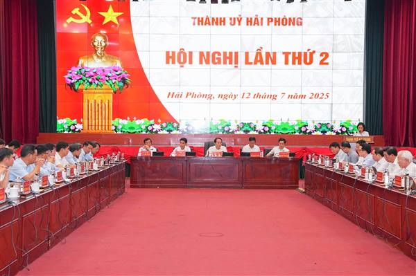 海防市委第二次会议隆重召开
