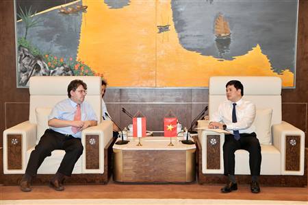 ハイフォン市とオーストリア共和国との間の様々な分野における包括的な協力関係を促進する。