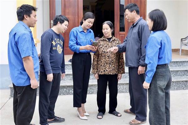 하이퐁은 2030년까지 마을 문화관, 주거 지역, 코뮌, 구 및 특별 구역 센터의 100%에서 무료 고속 인터넷 Wifi 연결을 제공한다는 목표를 설정했습니다.