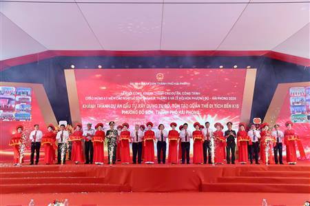 시는 주요 명절과 2026년 하이퐁 붉은 봉황꽃 축제를 기념하기 위해 14개의 주요 프로젝트를 동시에 착수하고 개장했습니다.