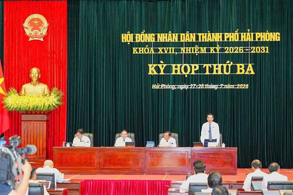 Giám đốc Sở Xây dựng trả lời chất vấn về giá vật liệu xây dựng và sử dụng vỉa hè