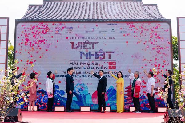 Lễ hội giao lưu văn hóa giữa lòng KCN sinh thái Nam Cầu Kiền