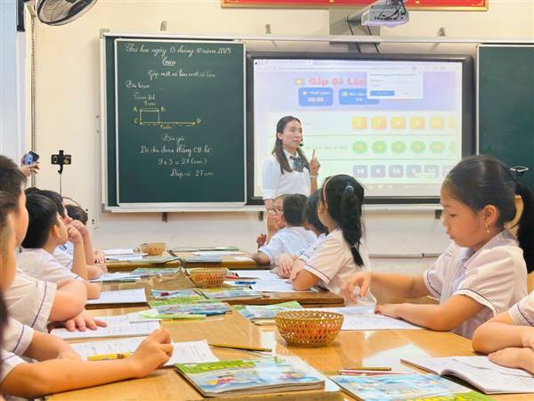 Trường Tiểu học Bình Minh (phường Lê Thanh Nghị) tổ chức chuyên đề “Phát huy sự chủ động, sáng tạo của học sinh thông qua ứng dụng công nghệ AI trong dạy học toán lớp 3”