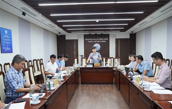 Hỗ trợ bảo hộ, quản lý, khai thác và phát triển nhãn hiệu tập thể “Hoa Anh Tú” và “Ổi An Hòa”