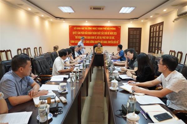 Làm việc với Liên hiệp các Hội khoa học và Kỹ thuật thành phố Hải Phòng