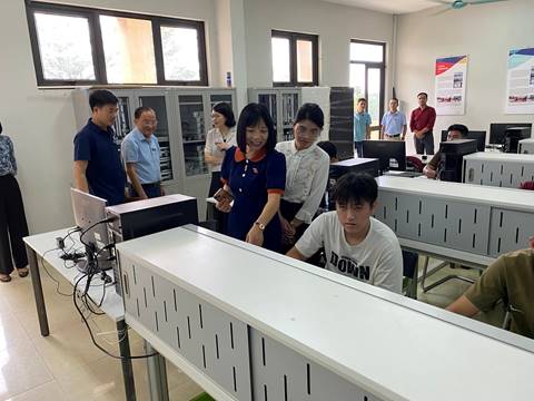 Đào tạo sinh viên ngành kỹ thuật của Trường đại học Thành Đông.