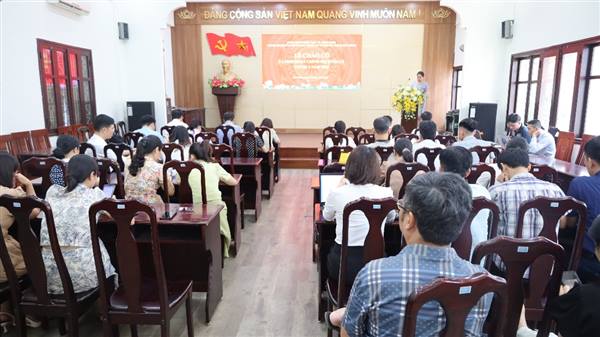 Trung tâm Công nghệ thông tin và Truyền thông tổ chức Lễ chào cờ và sinh hoạt chính trị dưới cờ tháng 6