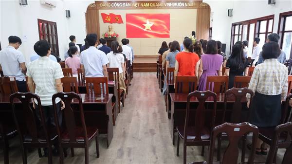 Trung tâm Công nghệ thông tin và Truyền thông tổ chức Lễ chào cờ và sinh hoạt chính trị dưới cờ tháng 7/2026
