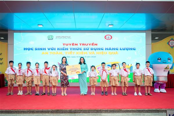 Tuyên truyền học sinh với kiến thức sử dụng năng lượng an toàn, tiết kiệm và hiệu quả