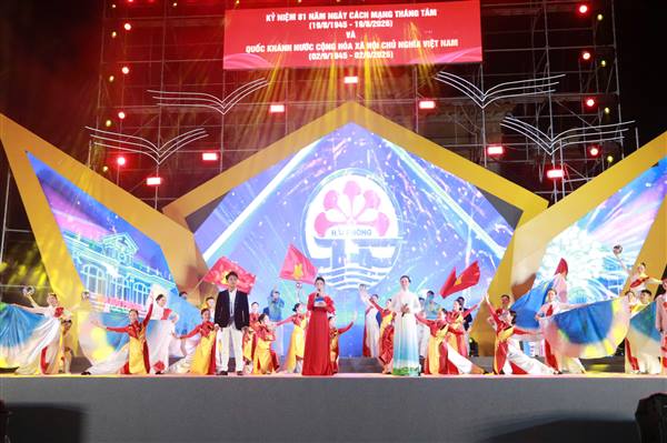 ​Chương trình nghệ thuật “Dưới ánh sao độc lập” diễn ra vào 20h00’ ngày 02/9/2026 tại Quảng trường Nhà hát thành phố