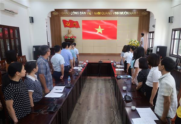 Chi bộ Trung tâm Công nghệ thông tin và Truyền thông sinh hoạt chính trị dưới cờ tháng 9: Nâng cao tinh thần trách nhiệm, chủ động thực hiện nhiệm vụ