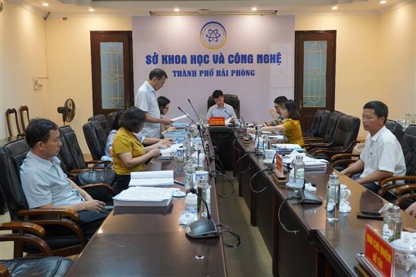 Xây dựng mô hình sản xuất thương phẩm giống ngô nếp VNUA16 trên địa bàn tỉnh Hải Dương (nay là thành phố Hải Phòng)