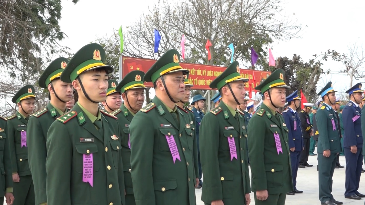 A group of men in military uniforms
Description automatically generated