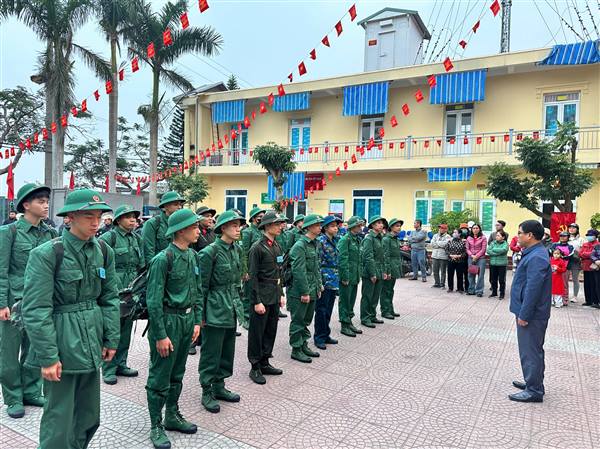 Động viên, tiếp sức cho các thanh niên lên đường nhập ngũ năm 2025