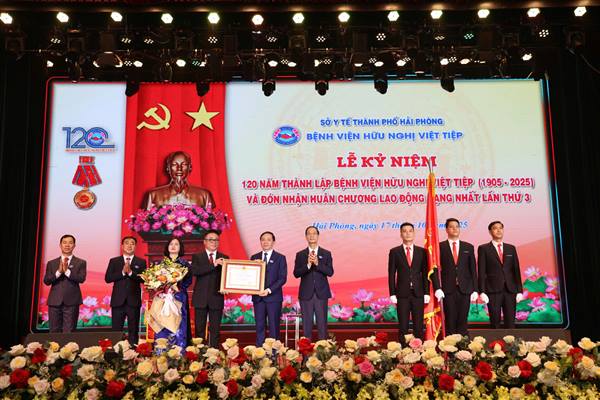 120 năm một hành trình – niềm tự hào người thầy thuốc