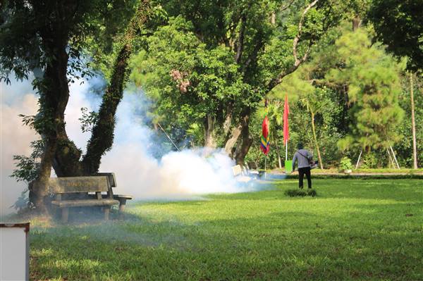 Phun khử khuẩn khu di tích Côn Sơn – Kiếp Bạc để đảm bảo an toàn mùa lễ hội