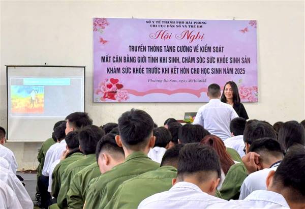 Truyền thông dân số - sức khỏe sinh sản cho hơn 4000 học sinh THPT