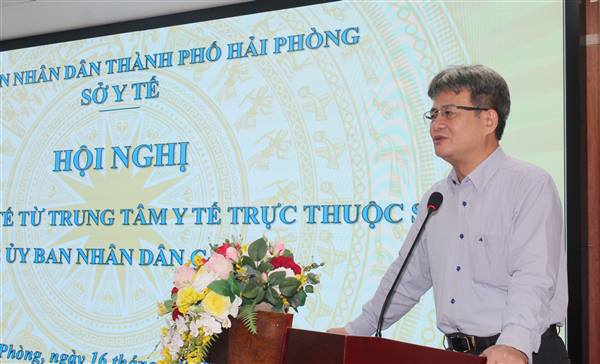 Bàn giao trạm y tế về UBND cấp xã quản lý. 