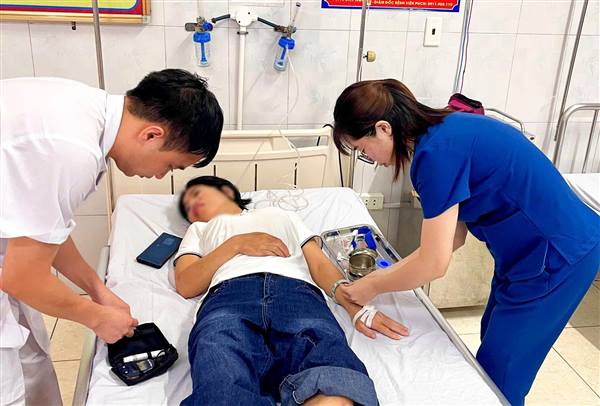 Cứu sống người co giật mất ý thức tại ngã ba Tam Giang