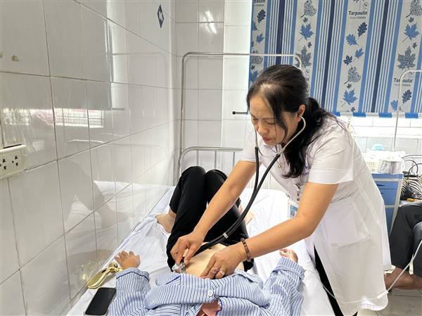 Bệnh nhân ngứa, nổi mụn nước nhiều năm bất ngờ phát hiện nhiễm cùng lúc 3 loại ký sinh trùng