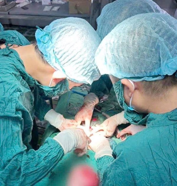 Cấp cứu thành công ca chửa ngoài tử cung vỡ tại đảo xa