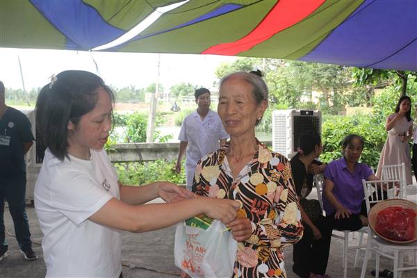 Hải Phòng ra quân đồng loạt khám sức khỏe định kỳ, khám sàng lọc miễn phí cho người cao tuổi