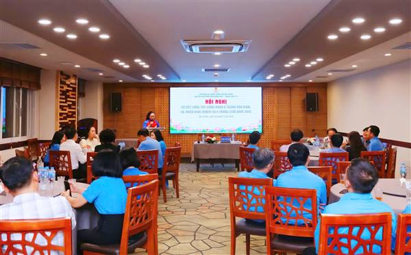 Khối công đoàn Bệnh viện- Trung tâm Y tế đẩy mạnh phong trào thi đua 