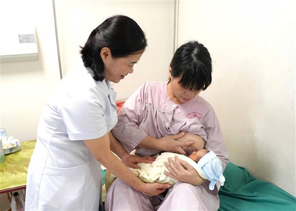 Sữa mẹ - nguồn dinh dưỡng vô giá cho khởi đầu khỏe mạnh