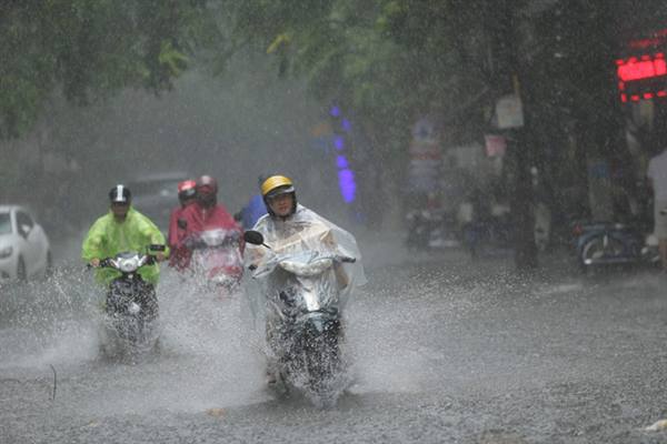 Thời tiết ngày 27/8: Mưa lớn diện rộng, cảnh báo nguy cơ lũ quét và sạt lở đất