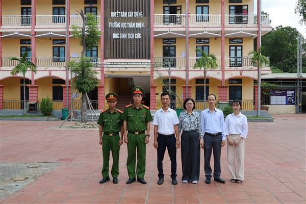 ĐƯỜNG AN ĐÀO TẠO KỸ NĂNG LÁI XE MÔ TÔ, XE GẮN MÁY AN TOÀN TẠI TRƯỜNG THPT ĐƯỜNG AN