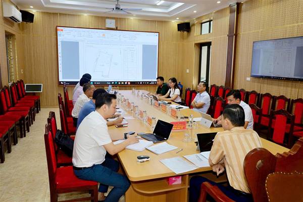 UBND xã Đường An tổ chức Hội nghị nghe các ngành báo cáo và xem xét một số nội dung trọng tâm. 