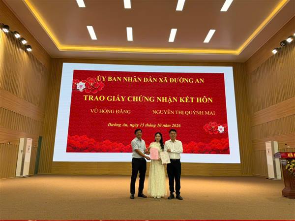 Đường An tổ chức trao Giấy chứng nhận kết hôn