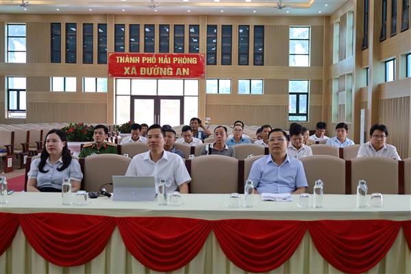 Hội nghị về tăng cường lãnh đạo, chỉ đạo công tác bảo đảm trật tự, an toàn giao thông phục vụ phát triển kinh tế - xã hội và quán triệt Kế hoạch về xây dựng các tuyến Quốc lộ 5, Quốc lộ 10 qua địa bàn thành phố trở thành “tuyến đường an toàn về giao thông”