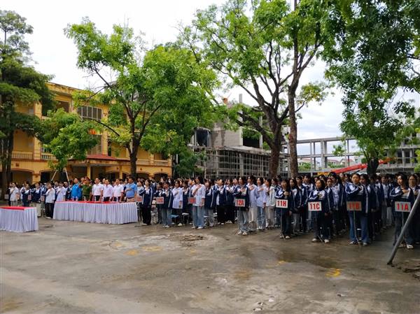 Trường THPT Bình Giang Tổ chức Lễ ra mắt mô hình “Trường học không ma túy”.