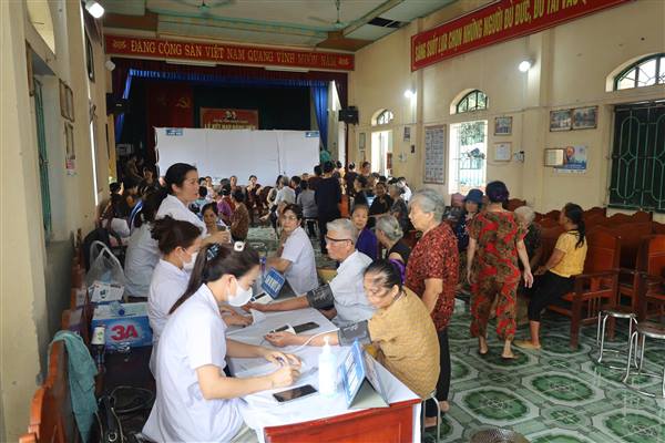Xã Đường An tổ chức khám sức khoẻ định kỳ, sàng lọc một số bệnh cho người cao tuổi đợt 2 năm2026.