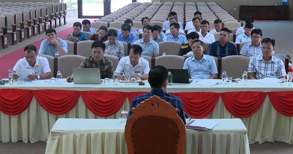 Hội nghị giao ban giữa lãnh đạo UBND xã với các cơ quan, đơn vị, các ông, bà trưởng thôn