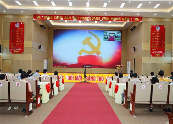XÃ ĐƯỜNG AN THAM DỰ HỘI NGHỊ TRỰC TUYẾN SƠ KẾT 1 NĂM 6 THÁNG TRIỂN KHAI THỰC HIỆN NGHỊ QUYẾT SỐ 57-NQ/TW CỦA BỘ CHÍNH TRỊ