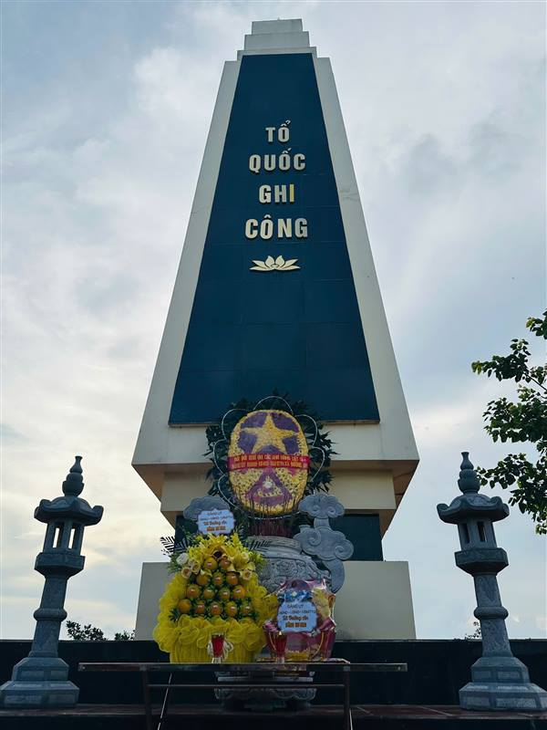 XÃ ĐƯỜNG AN TỔ CHỨC VIẾNG CÁC NGHĨA TRANG LIỆT SĨ NHÂN KỶ NIỆM 79 NĂM NGÀY THƯƠNG BINH - LIỆT SĨ 27/7
