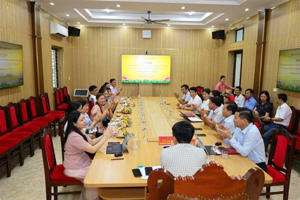 ĐƯỜNG AN GẶP MẶT CÁC ĐỒNG CHÍ NGUYÊN PHÓ HIỆU TRƯỞNG THÔI THAM GIA LÃNH ĐẠO, QUẢN LÝ SAU SẮP XẾP