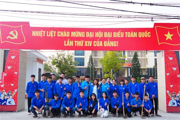 Hướng tới Đại hội XIV của Đảng: Gắn biển công trình Đường hoa thanh niên