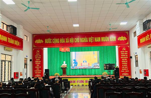 Phường Ái Quốc tham gia Hội nghị trực tuyến tiếp xúc cử tri