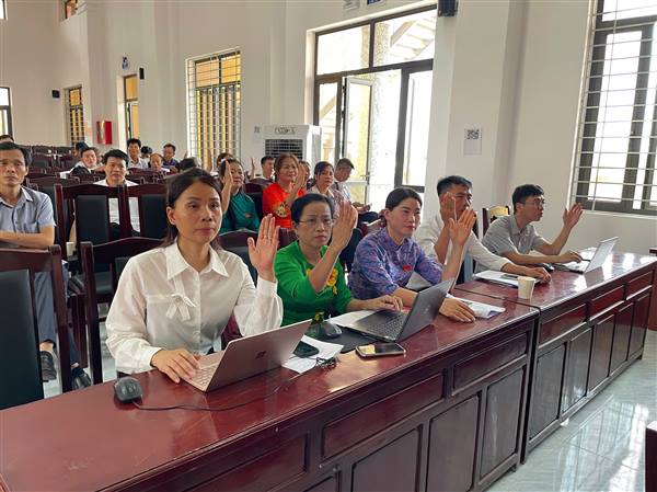 Kỳ họp thứ 13 HĐND phường Ái Quốc thông qua nhiều nội dung quan trọng
