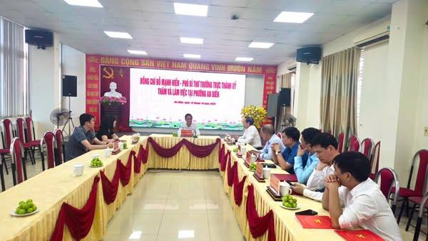 ĐỒNG CHÍ ĐỖ MẠNH HIẾN - PHÓ BÍ THƯ THƯỜNG TRỰC THÀNH ỦY THĂM VÀ LÀM VIỆC VỚI BAN THƯỜNG VỤ ĐẢNG ỦY PHƯỜNG AN BIÊN