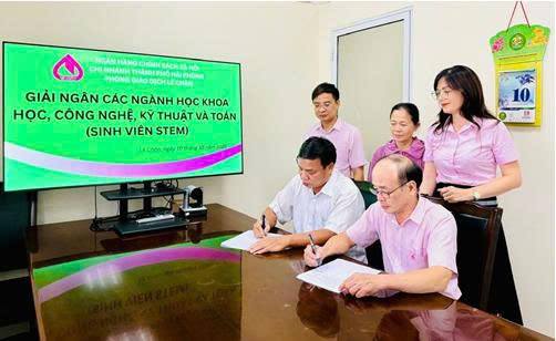 Ngân hành Chính sách xã hội Lê Chân và Hội Cựu chiến binh phường An Biên - Đơn vị nhận ủy thác giải ngân khoản vay đầu tiên cho sinh viên ngành STEM theo Quyết định 29/2025/QĐ-TTg