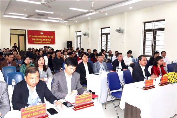 ĐẢNG ỦY PHƯỜNG AN BIÊN TỔ CHỨC HỘI NGHỊ QUÁN TRIỆT, TRIỂN KHAI 02 NGHỊ QUYẾT CHUYÊN ĐỀ CỦA BAN THƯỜNG VỤ ĐẢNG ỦY PHƯỜNG VỀ CÔNG TÁC CÁN BỘ VÀ CÔNG TÁC QUẢN LÝ ĐẤT ĐAI, TRẬT TỰ XÂY DỰNG, TRẬT TỰ ĐƯỜNG HÈ TRÊN ĐỊA BÀN PHƯỜNG