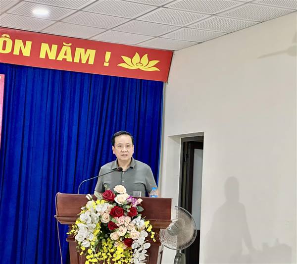 Bí thư Đảng ủy, chủ tịch HĐND phường đã đến dự sinh hoạt chi bộ với Chi bộ tổ dân phố số 23