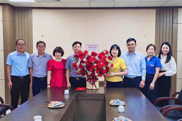 PHƯỜNG AN BIÊN CHÚC MỪNG ĐẢNG ỦY MTTQ, CÁC ĐOÀN THỂ THÀNH PHỐ VÀ CÁC TỔ CHỨC HỘI NHÂN NGÀY TRUYỀN THỐNG