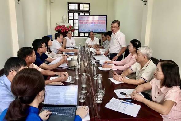 TỔ TUYÊN TRUYỀN, VẬN ĐỘNG THỰC HIỆN DI DỜI CƯ DÂN PHỤC VỤ CHỈNH TRANG ĐÔ THỊ VÀ CẢI TẠO, XÂY DỰNG LẠI CHUNG CƯ CŨ, XUỐNG CẤP TRÊN ĐỊA BÀN PHƯỜNG