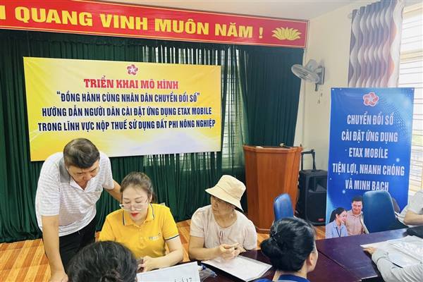 PHƯỜNG AN BIÊN TIẾP TỤC TRIỂN KHAI MÔ HÌNH “ĐỒNG HÀNH CÙNG NHÂN DÂN CHUYỂN ĐỔI SỐ”