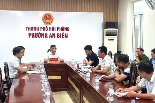PHƯỜNG AN BIÊN LÀM VIỆC VỚI ĐOÀN CÔNG TÁC PHÒNG PC06 CÔNG AN THÀNH PHỐ VỀ VIỆC TRIỂN KHAI CHỈ THỊ 17